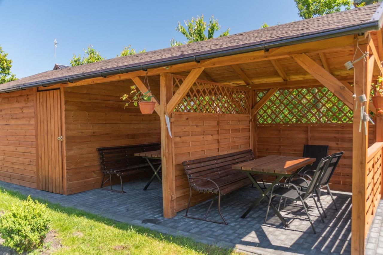 Pokoje Goscinne Lipowa Sztutowo Exterior foto